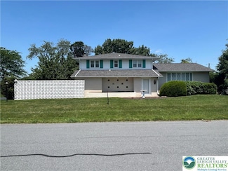 4941 Glenview St, Schnecksville, PA 18078