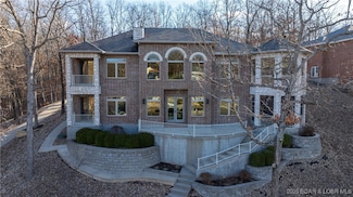 381 Forestridge Ln, Sunrise Beach, MO 65079