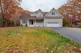 32 S Cotswold St, Sanford, ME 04073