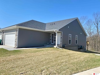 6513 Maple View Ct, Lincoln, NE 68512