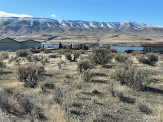 412 Desert Aire Dr SW, Desert Aire, WA 99349