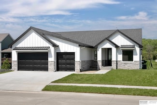 5720 N 208th St, Elkhorn, NE 68022