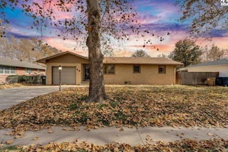 48 Rambler Rd, Hutchinson, KS 67502