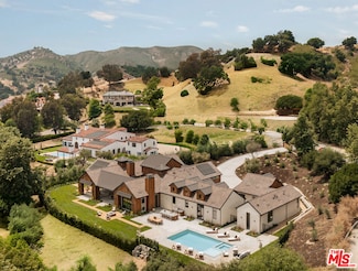 26719 Mulholland Hwy, Calabasas, CA 91302