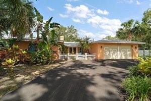 2121 Suzanne Dr, Mount Dora, FL 32757