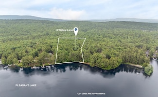 8 Willow Ln, Deerfield, NH 03037