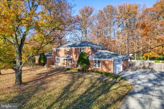 1425 Georgian Dr, Moorestown, NJ 08057