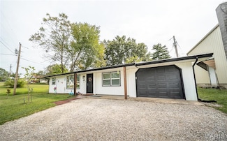 615 W 4th St, Dixon, MO 65459