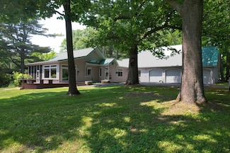 196 High St, Morristown, NY 13664