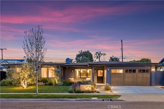 2818 Loreto Ave, Costa Mesa, CA 92626