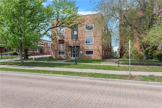 320 W Main St, Decatur, IL 62522