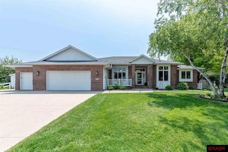 125 125 Thissen Ct, Mankato, MN 56001