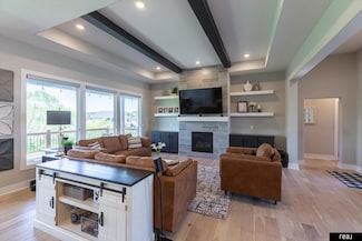 18332 Cheyenne Rd, Omaha, NE 68136
