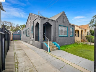 8127 Hillside St, Oakland, CA 94605