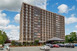1101 N Elm St Unit 701, Greensboro, NC 27401