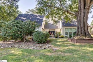 221 Saratoga Dr, Greer, SC 29650