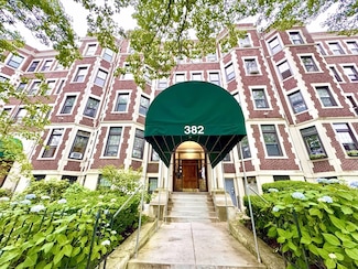 382 Riverway Unit 8, Boston, MA 02115