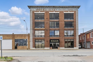 214 E 4th St Unit 201, Joplin, MO 64801