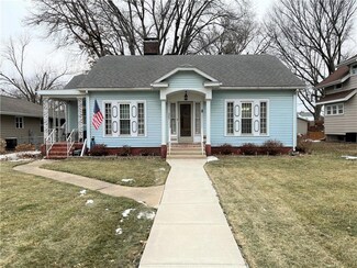 327 S Boone St, Boone, IA 50036