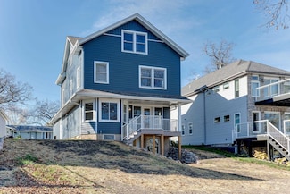 W188S7598 Oak Grove Dr, Muskego, WI 53150
