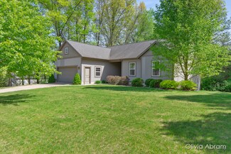 11784 Kayden Ln SE Unit 37, Lowell, MI 49331