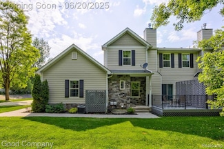 1724 Barrington Ct, Lake Orion, MI 48360