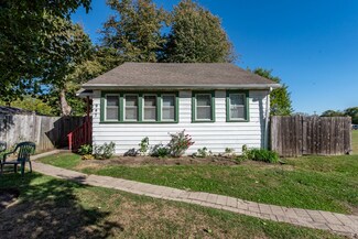 947 N Lewis Ave, Waukegan, IL 60085
