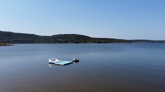 140 Meadow Pond Ct, Runaway Bay, TX 76426