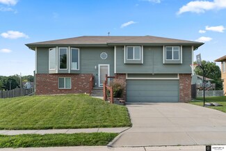 1802 Ashwood Ave, Papillion, NE 68133