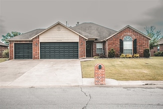 27434 E 113th St, Coweta, OK 74429
