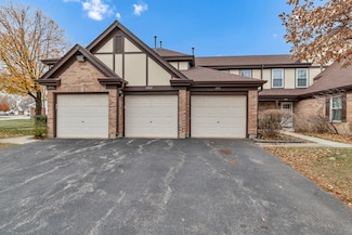 1941 Quaker Hollow Ln Unit 11, Streamwood, IL 60107