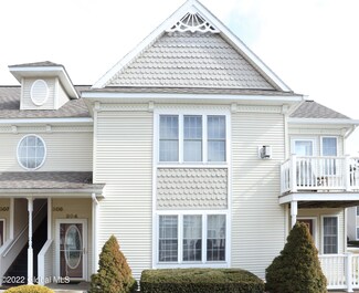 304 Mallards Pond Ln, Schenectady, NY 12303