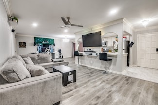 552 E Avenue J Unit D, Grand Prairie, TX 75050