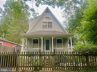 413 Grove Ave, Washington Grove, MD 20880