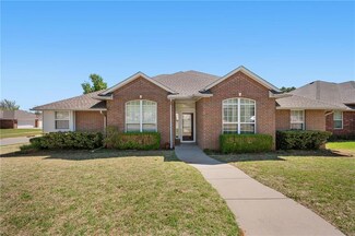 800 Abigail Ln, Yukon, OK 73099