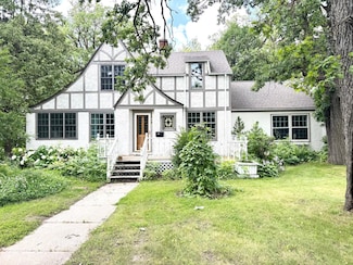 315 3rd Ave NE, Roseau, MN 56751