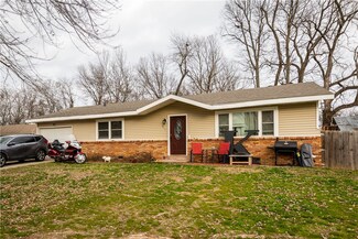 611 Lewis St, Prairie Grove, AR 72753