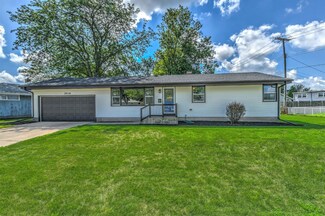 3518 44th St, Highland, IN 46322