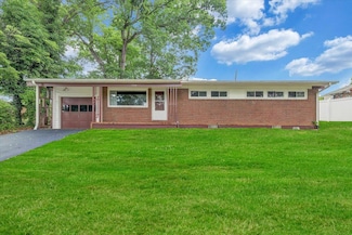 1046 Silverwood Rd NW, Roanoke, VA 24017