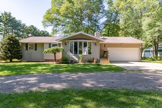 34946 64th Ave, Paw Paw, MI 49079