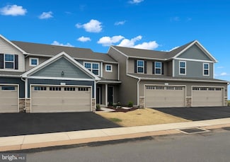 7250 White Oak Blvd, Skyline View, PA 17112