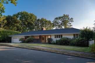 137 Baldpate Hill Rd, Newton Center, MA 02459
