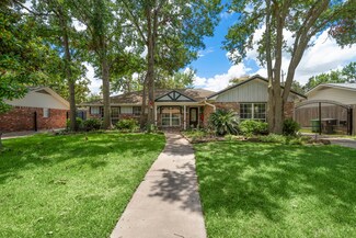 7007 Northampton Way, Houston, TX 77055