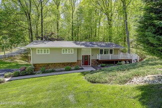 23 Mount Dr, Holmdel, NJ 07733