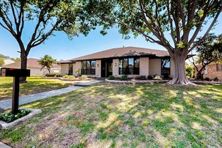 15926 Windy Meadow Dr, Dallas, TX 75248