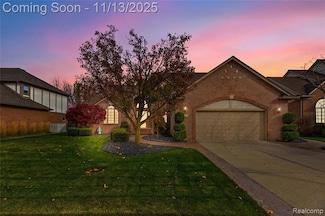 48528 Lafayette Dr, Macomb, MI 48044