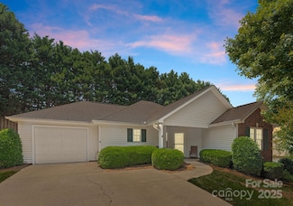110 Whitehall Dr, Mooresville, NC 28117