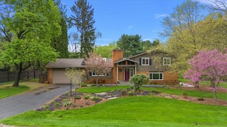2342 Blueberry Ln, Ann Arbor, MI 48103