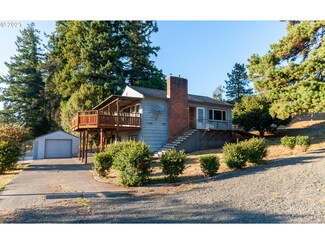 54401 Frontage Rd, Myrtle Point, OR 97458