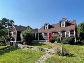 86 Fowler St, Upton, MA 01568